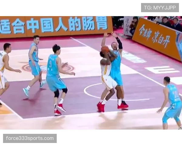 终场哨响后裁判判罚何时生效，进球与犯规判定要点